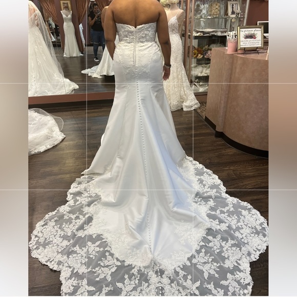 ESSENCE OF AUSTRALIA WEDDING GOWN - NWT - BEST OFFER ACCEPTED - Picture 6 of 12